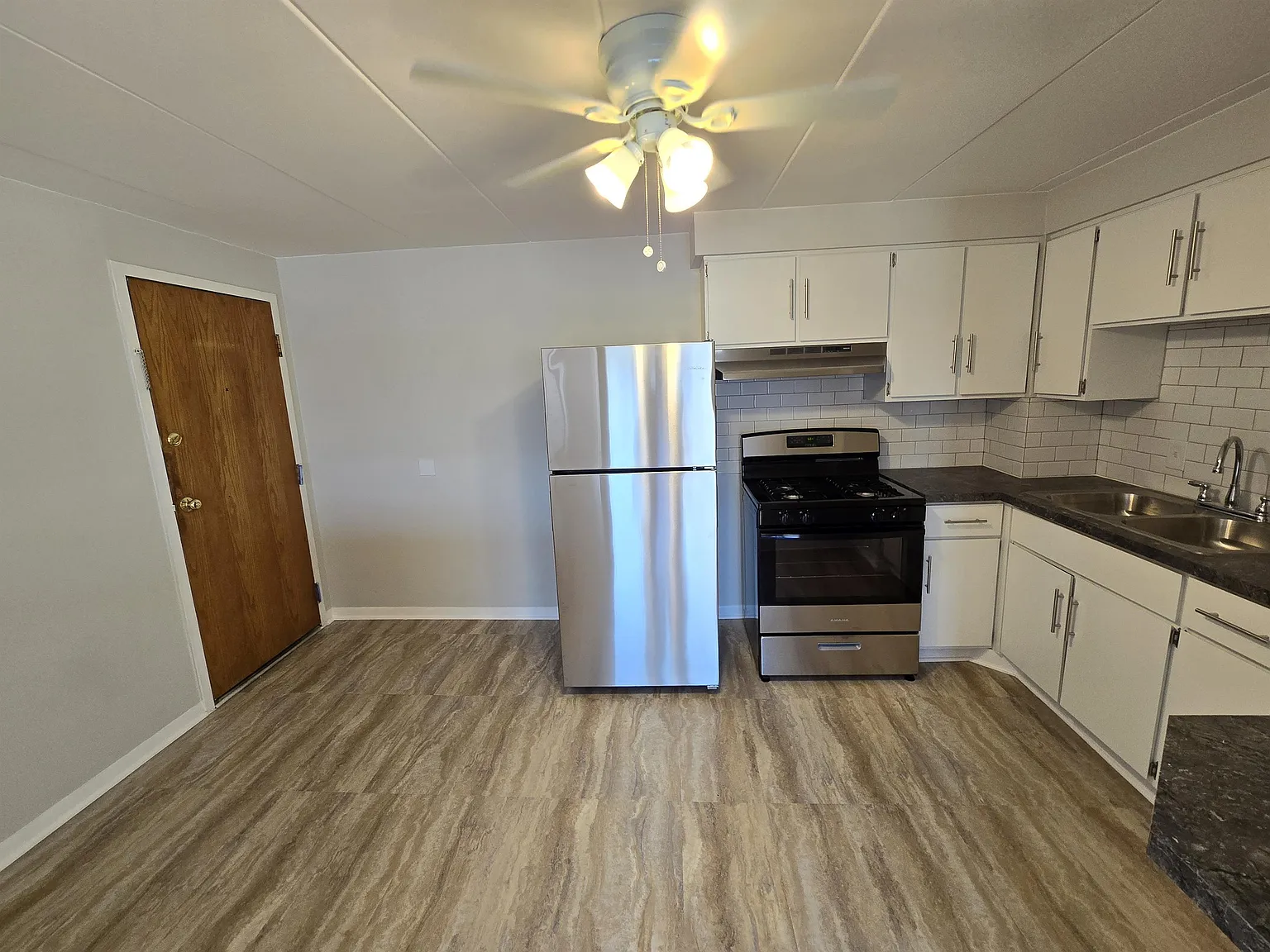 11011 - 13 South Lloyd Drive - #12 — Photo 1