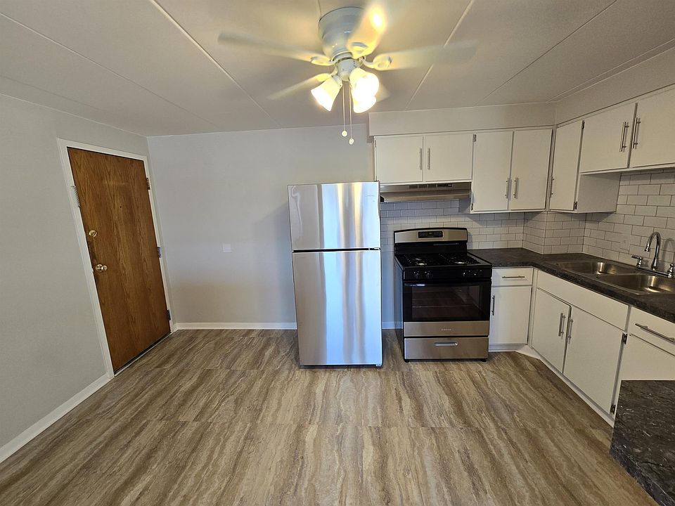 1st image of 11013 S Lloyd Dr APT 12