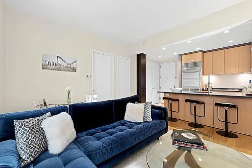 71 Nassau St Photo 1