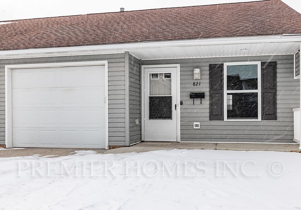 1st image of 821 Serenity Ln
