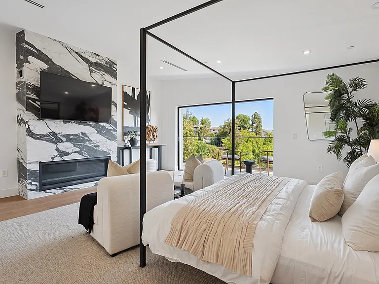 22270 Avenue San Luis — Photo 30