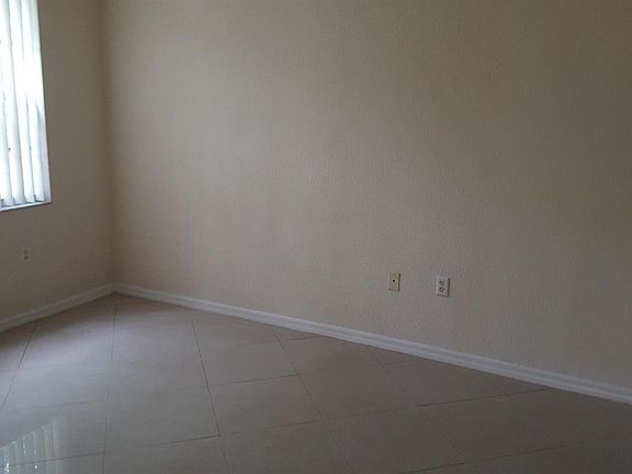 3rd image of 2507 Belmont Ln