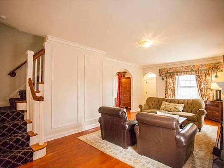 555 Stratford Ave — Photo 9