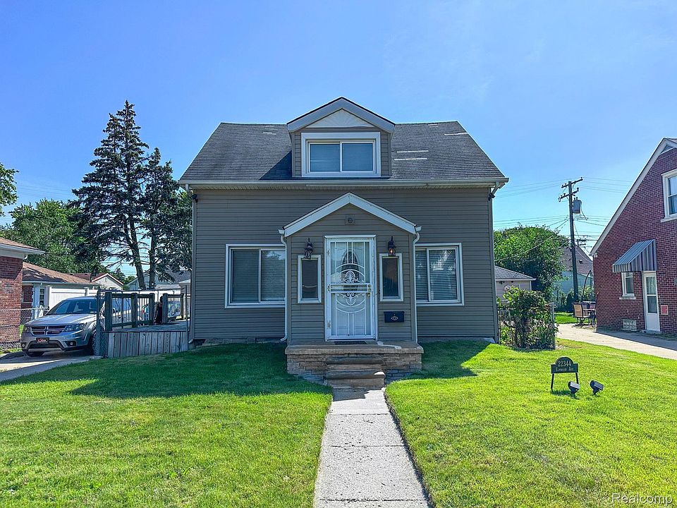 1st image of 22344 Elmwood Ave