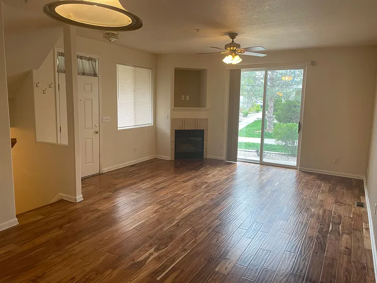 2845 Willow Tree Ln — Photo 3