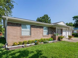 13711 Charcoal Ln, Farmers Branch, TX 75234