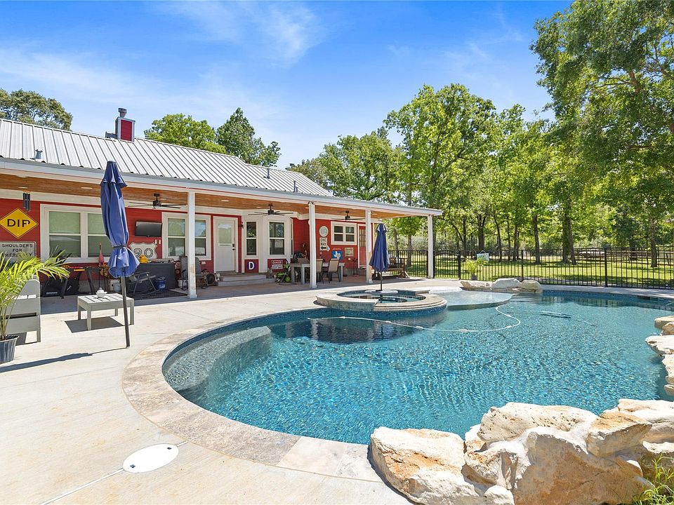 1st image of 9895 Hickory Ridge Dr