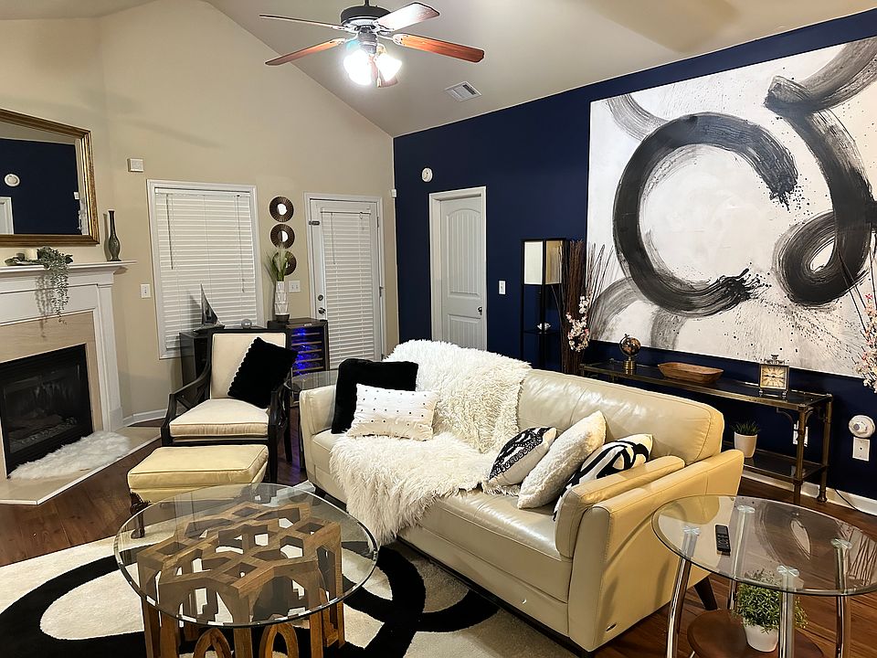 1st image of 2642 Dayview Ln