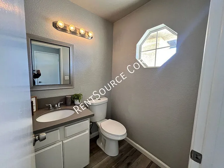 3559 E Avenue R14 — Photo 8