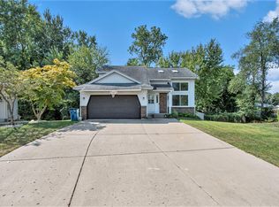 5541 55th Ct SW, Wyoming, MI 49548