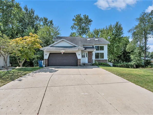 5541 55th Ct SW, Wyoming, MI 49548