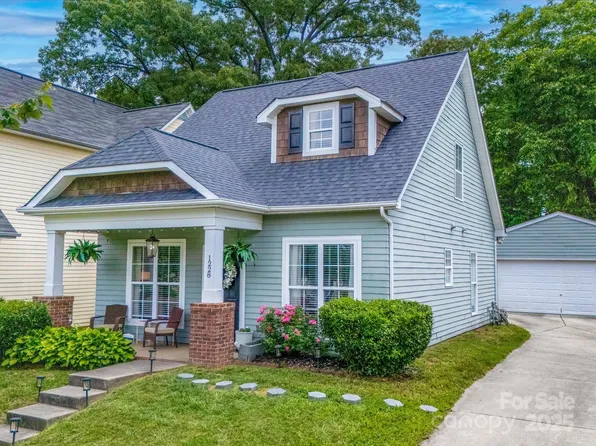 1228 Rising Oak Dr, Charlotte, NC 28206