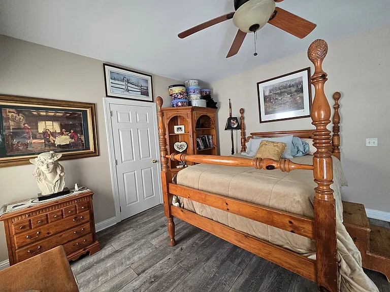 8198 Francisco Rd — Photo 17