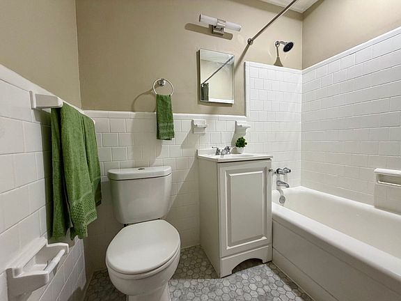 4th image of 350 U St NE APT 102