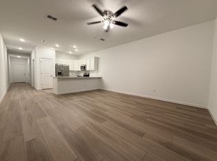 523 Holly Lakes Dr, Orange Park, FL 32073