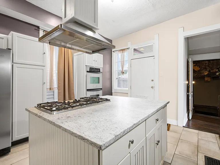 2036 N Talbott St — Photo 23