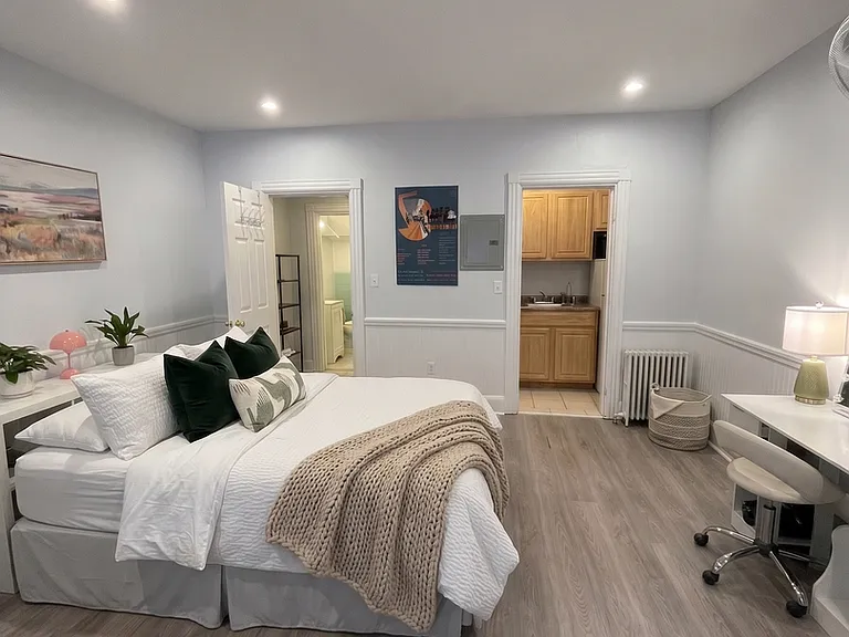 469 Beacon St — Photo 2