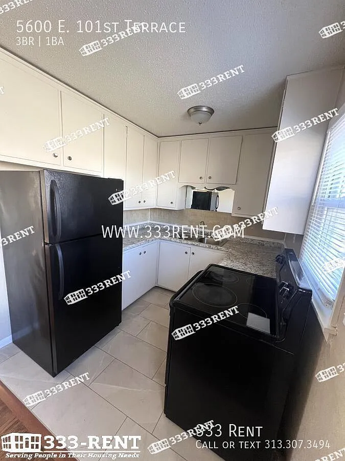 3 bed, 816 sqft, $1,345 — Photo 4