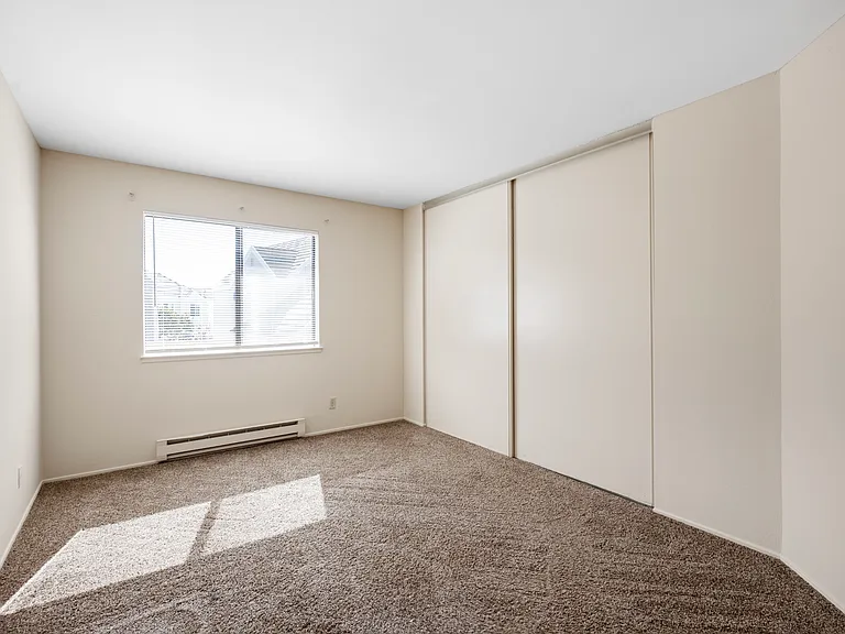 1010 N Abbott Ave — Photo 12
