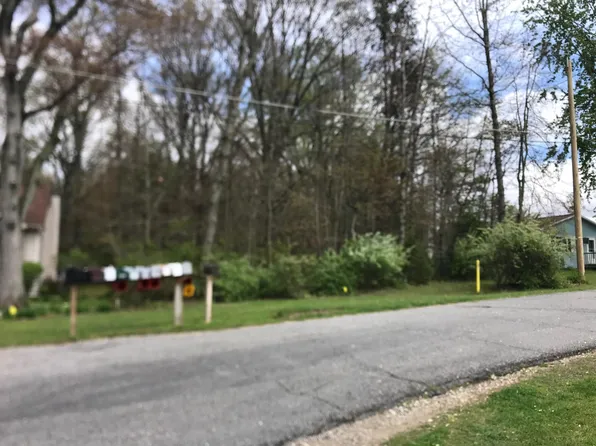 Pine St, Dowagiac, MI 49047