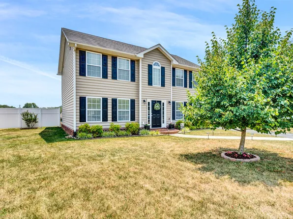 2605 Paddington Station Ln, Vinton, VA 24179