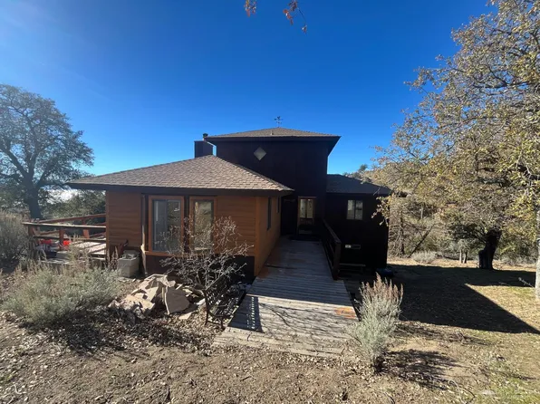 21751 Buckthorne Ct, Tehachapi, CA 93561