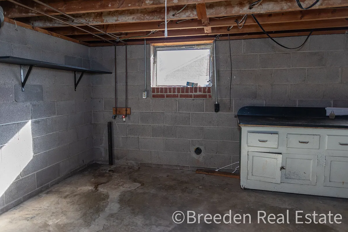 013-02: 106 W. Catawba St - 1 — Photo 2