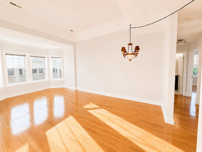 1418 W Lunt Ave #11 — Photo 1