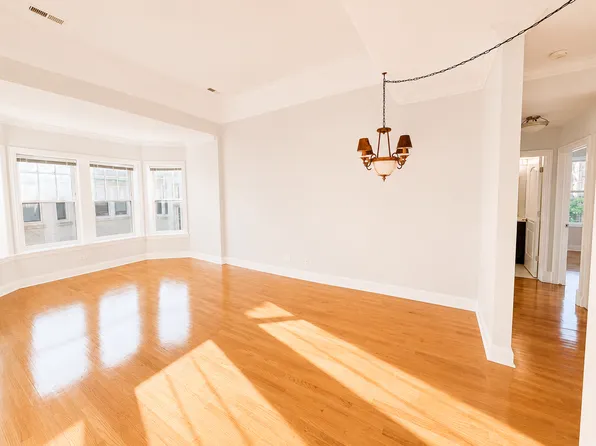 1418 W Lunt Ave #11, Chicago, IL 60626