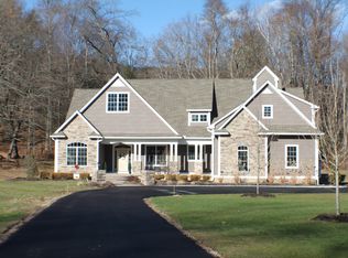 71 Duncaster Rd, Bloomfield, CT 06002