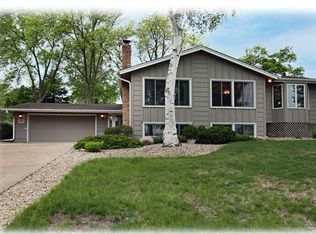 7371 Mariner Dr, Maple Grove, MN 55311