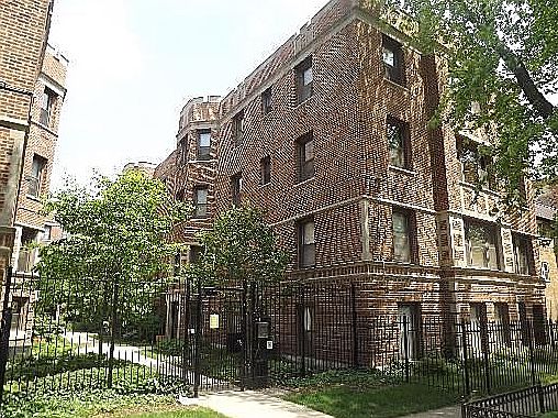 4th image of 1652 W Farwell Ave APT 2L