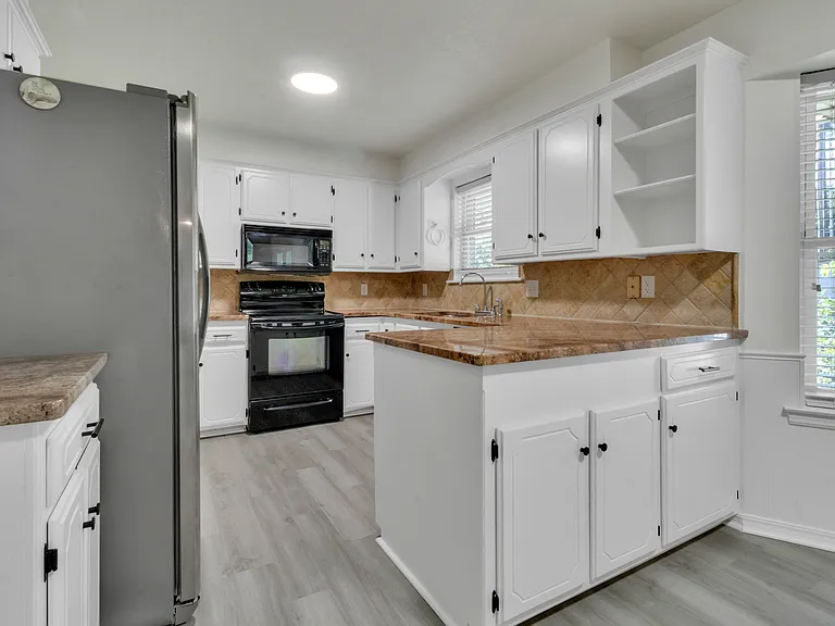 2319 E Robinson St — Photo 15