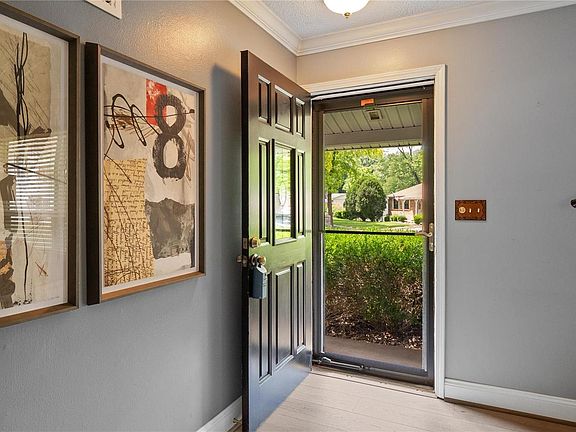 2nd image of 10315 Roscommon Dr