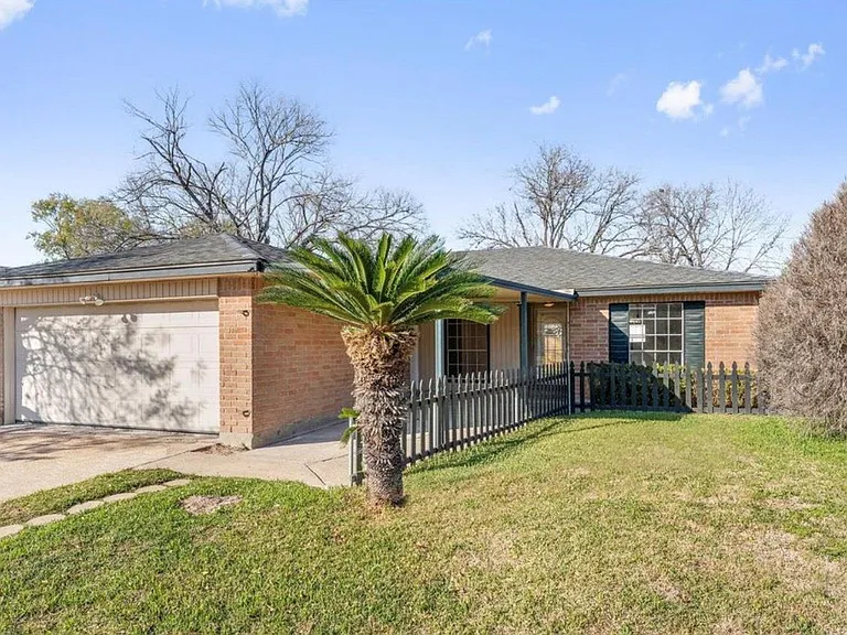 12411 Drifting Winds Dr — Photo 1