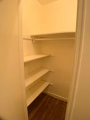 Rented by Smart NY Realty LLC | media 6