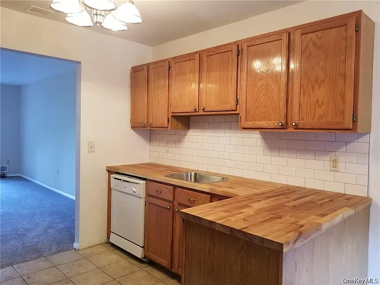 256 Heritage Ln — Photo 8