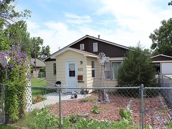 2nd image of 812 W 1st St