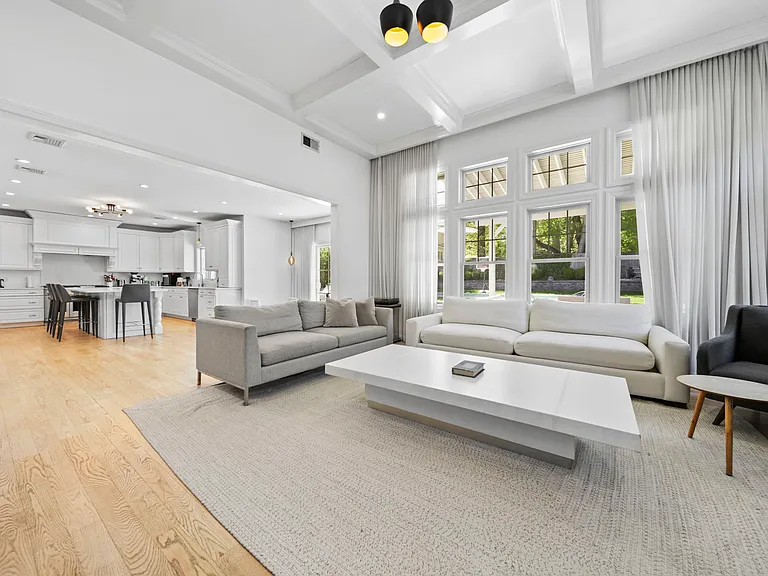 ELEGANT FURNISHED HOUSE