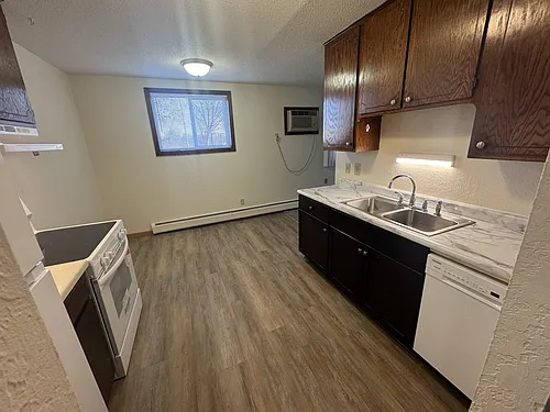 1017 Raymond Ave Photo 1