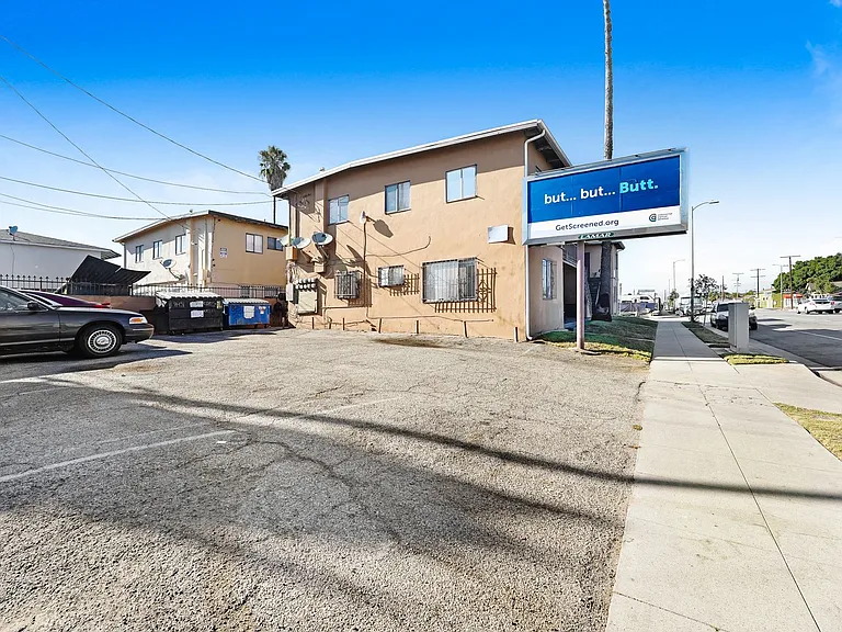 8451 S Normandie Ave — Photo 7