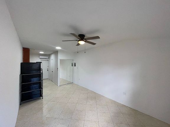 4th image of 2459 Grant St #B
