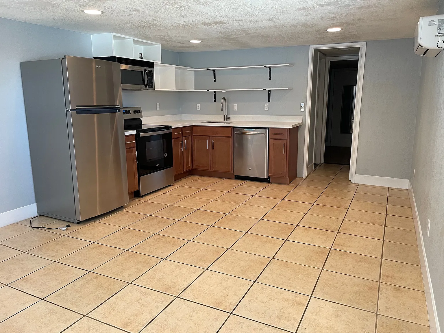 1050 East Fairmount Avenue - 10 — Photo 1