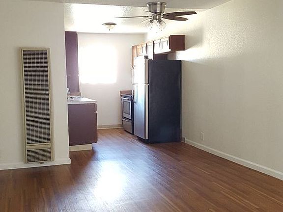 3rd image of 4437 52nd St APT 05