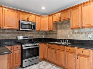 882 Swiss Trl, Duarte, CA 91010