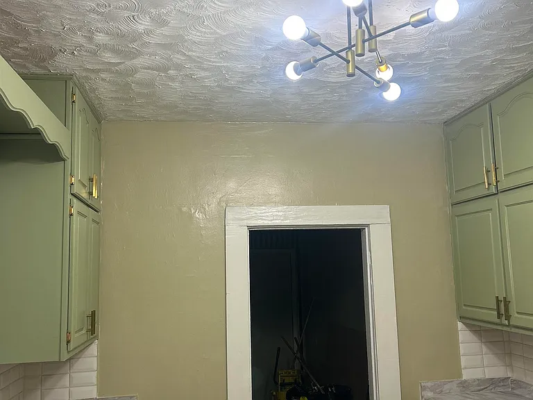 1804 Foster Ave — Photo 6