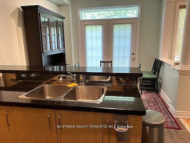 12 Preakness Dr — Photo 2