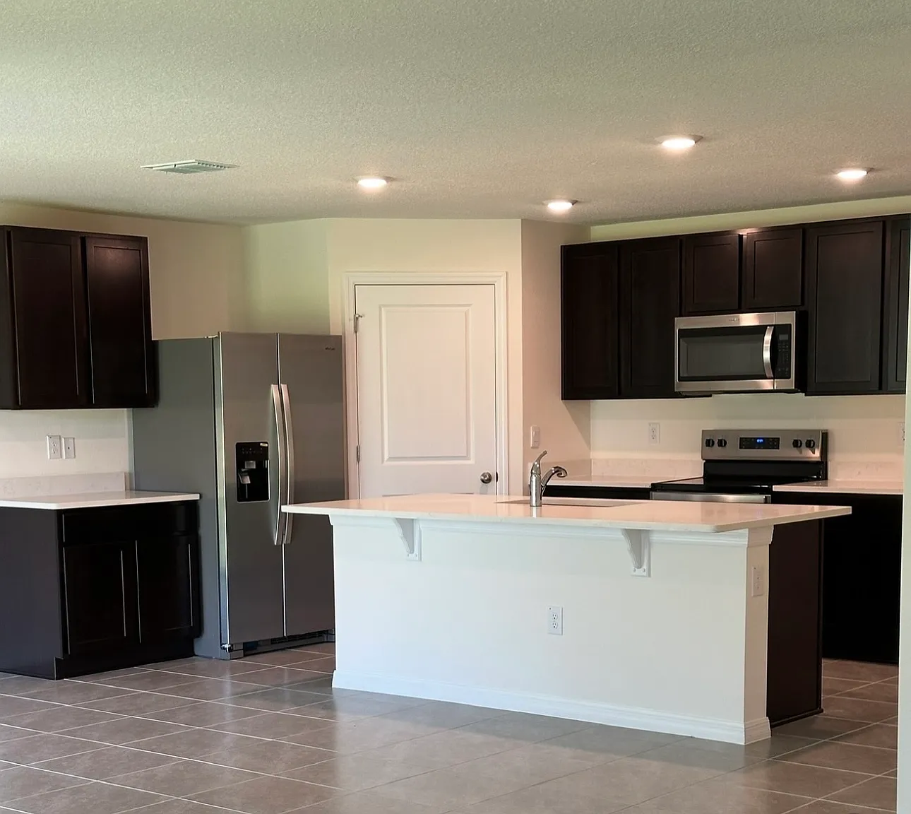 4 bed, 1828 sqft, $2,000 — Photo 3