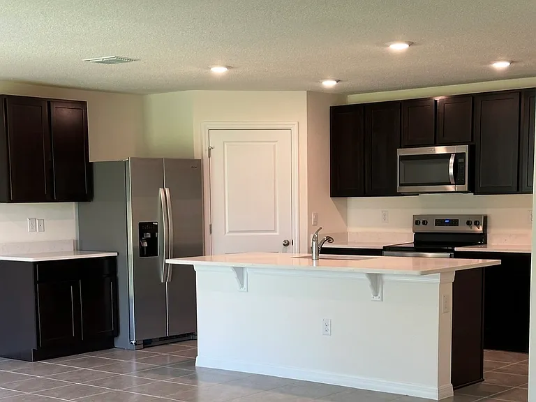 7042 SW 136th Ln — Photo 3