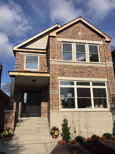 1st image of 2526 W Berteau Ave